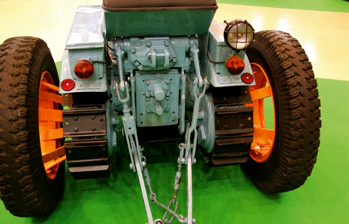 The operator’s station  and rear connections of the 1C are pretty basic compared to today’s equipment.