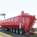With capacities up to 150 tonnes, field bins provide temporary in-field storage to help keep combines and trucks moving.