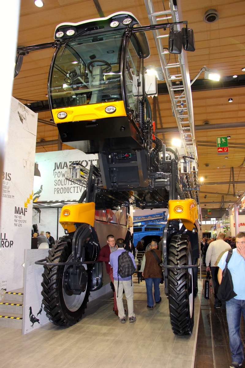 The number of companies that offer self-propelled high-clearance sprayers in Europe is staggering—as are their designs.