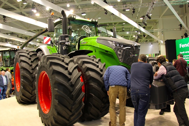 The 1000 Series Fendt tractor won the 2016 “Tractor of the Year” award. Expect to see AGCO hold a couple of debut events at shows in North America to introduce this machine, which will wear a couple of different brand names, to Canadian and U.S. farmers in early 2016.