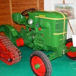There were also classic machines on display. This vintage Deutz shows that the idea of tracks in agriculture has been around for a while.