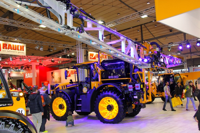JCB demonstrated how the new 4000 Series Fastrac can do double duty with a mounted sprayer kit.