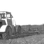 This image of Mosset working his 4300 originally appeared  in IH’s Canadian Farming magazine.