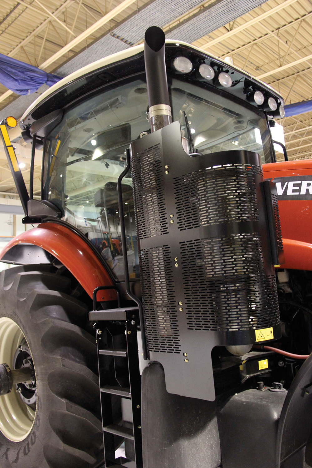 Exhaust: The 9 litre Tier 4 Final engine uses Cummins’ advanced SCR-only emissions system mounted at the A pillar.