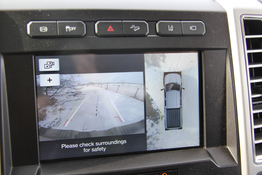 The eight-inch LCD screen can display views from up to seven cameras, 
providing cross-traffic and trailer jackknife alerts.