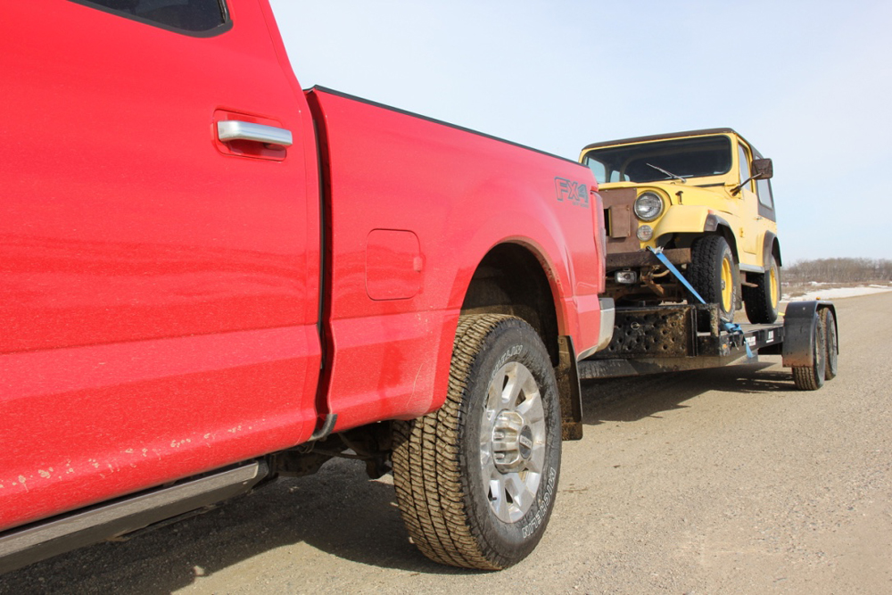 Supporting a trailer tongue weight of 310 kilograms at the hitch, the rear suspension height had virtually no noticeable change.