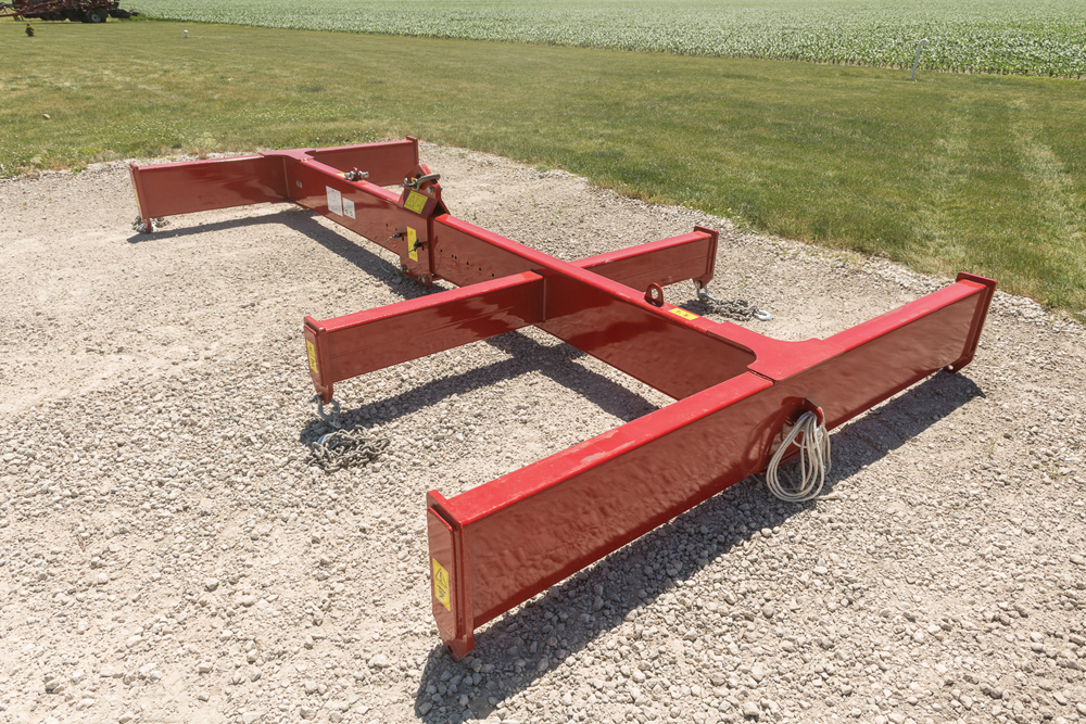 A special frame makes lifting bodies on and off the chassis simpler.