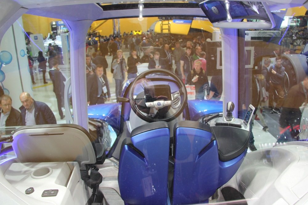 The “Horizon” cab gets a futuristic interior to match the overall body style, and visibility is much improved now that the fuel tanks are no longer built into the B pillars.