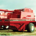 The 1482 pull-type combine was the smaller brother to the larger 1682, which was introduced in 1987.