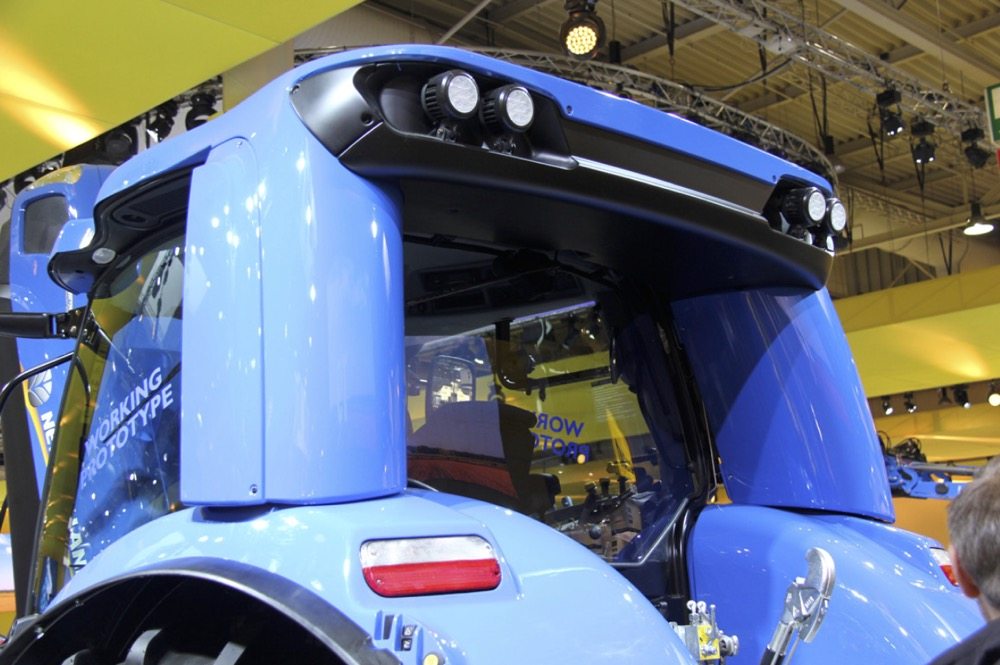 Bulky fuel tanks built into the rear cab pillar on the original prototype limited rear visibility from the operator’s seat.