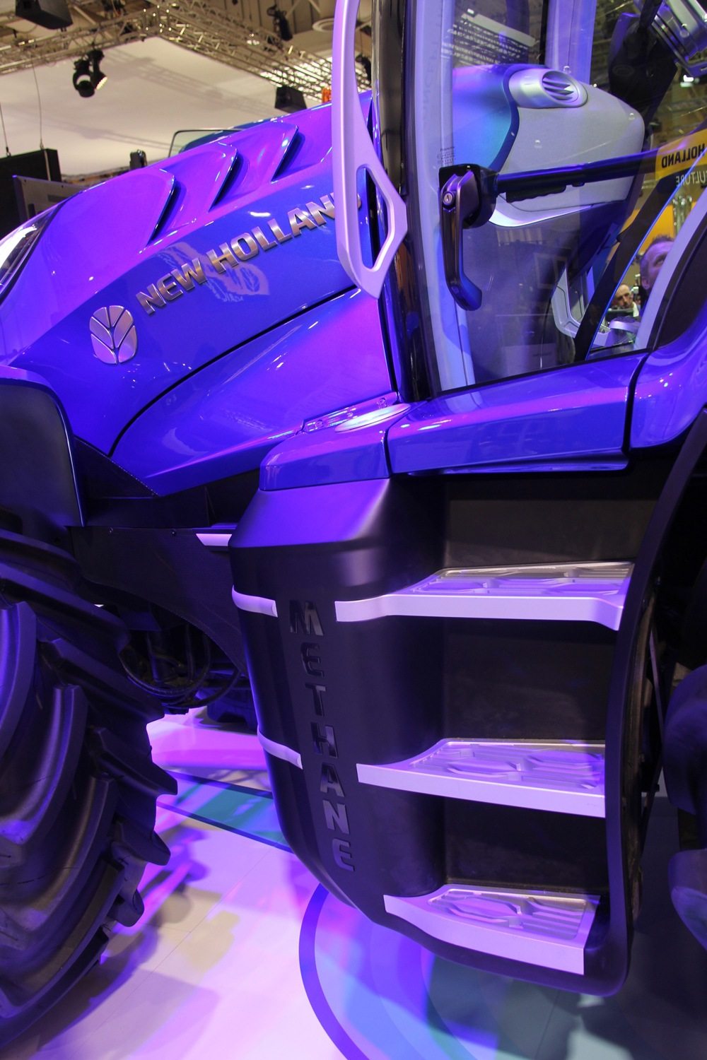 Although Agritechnica visitors weren’t allowed into the cab, entry would be easy with the wide steps under the door.