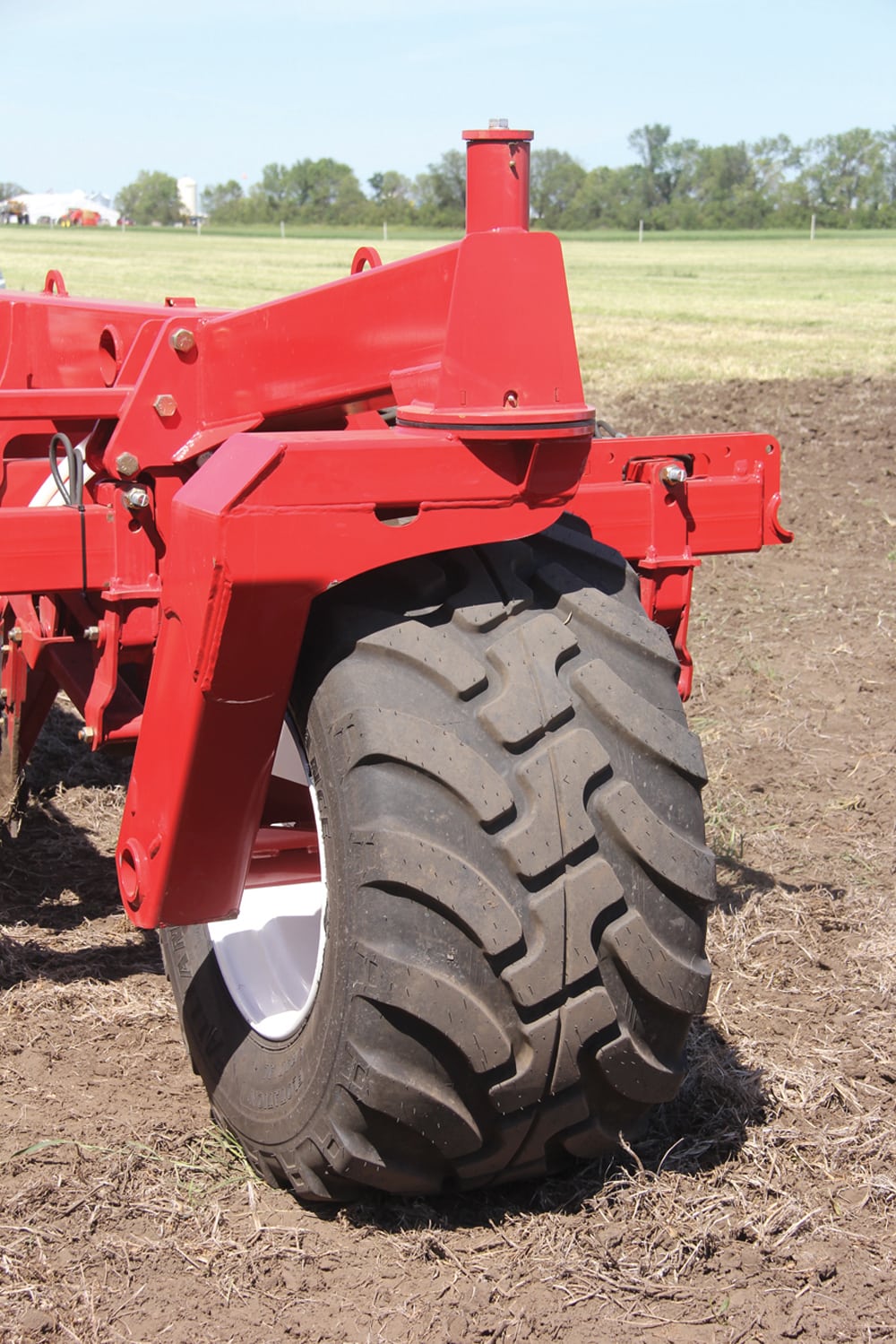 650x22.5 tires will give the frame better floatation.