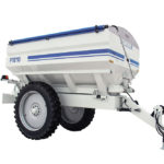 A new 12-ton spreader model from Loftness is
available in either a fertilizer or combined fertilizer- and lime-spreading version.