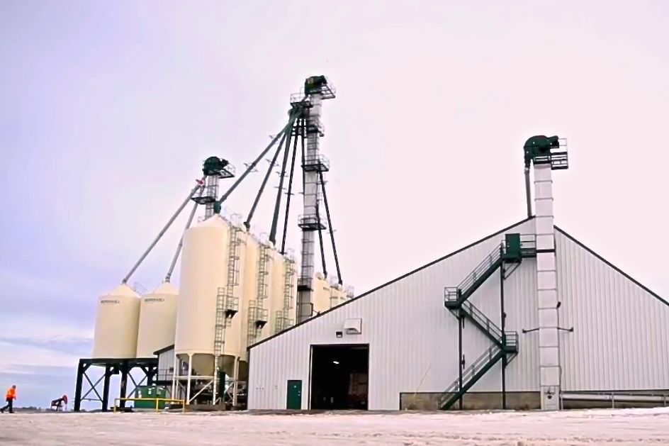 Bridgeland, a UFA/CHS joint venture, operates this fertilizer plant at the RedTail Business Park south of Sexsmith, Alta. (Video screengrab from Bridgeland.ag)
