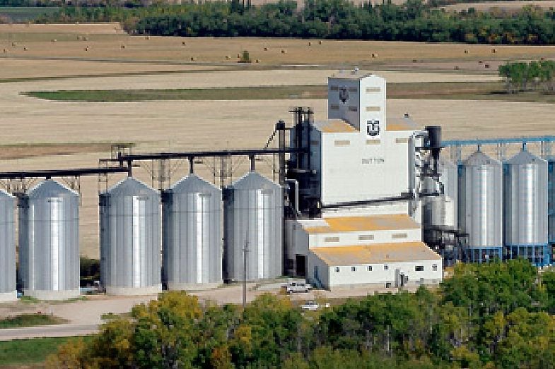 Parrish and Heimbecker’s current elevator at Dutton Siding, west of Gilbert Plains, Man. (ParrishAndHeimbecker.com)
