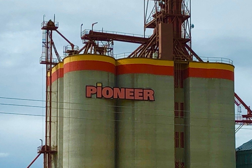 File photo of a Richardson Pioneer concrete elevator. (Dave Bedard photo)
