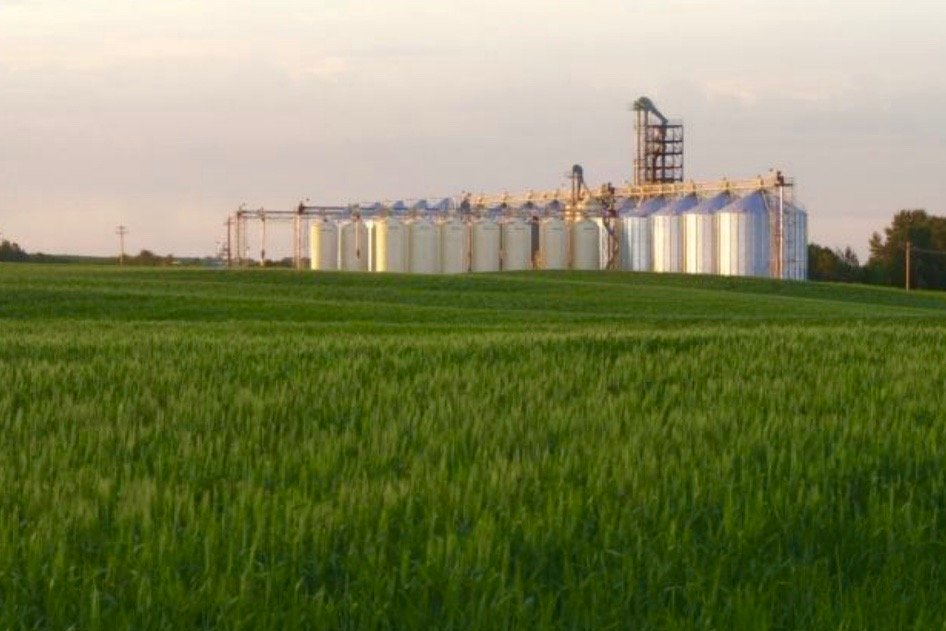 Louis Dreyfus’ grain elevator at Joffre, Alta., northeast of Red Deer. (LDC.com)
