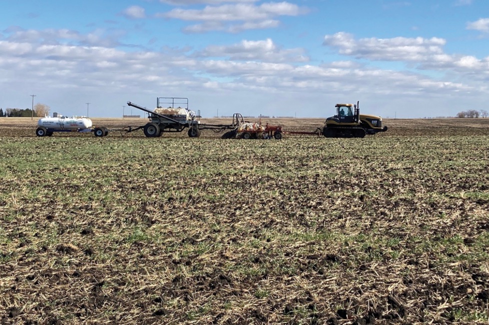 Phosphate being applied with anhydrous ammonia in a dual placement banding on a Manitoba farm last fall. Manitoba Agriculture soil fertility extension specialist John Heard maintains this is an effective application method because it places phosphorus within the soil away from potential runoff losses and the acidifying nature of anhydrous ammonia tends to increase the availability of the phosphorus to next year’s crop.
