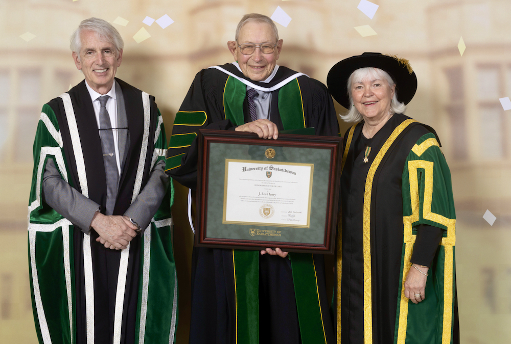 In June, Grainews Soils and Crops columnist, Les Henry, was awarded the honorary doctor of laws degree from the University of Saskatchewan in appreciation of his lifetime achievements. From left to right: U of S president Peter Stoicheff, Les Henry and U of S chancellor Grit McCreath.