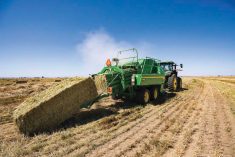 The L134R can produce bales up to 30 per cent denser due to increased plunger force, higher tension and longer bale chamber.