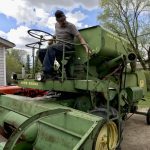 VIDEO: Harvesting the history of the JD 40 combine