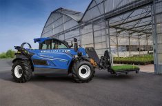 New Holland’s TH6.26 offers a six-metre lift height and load capacity of 2,600 kg.