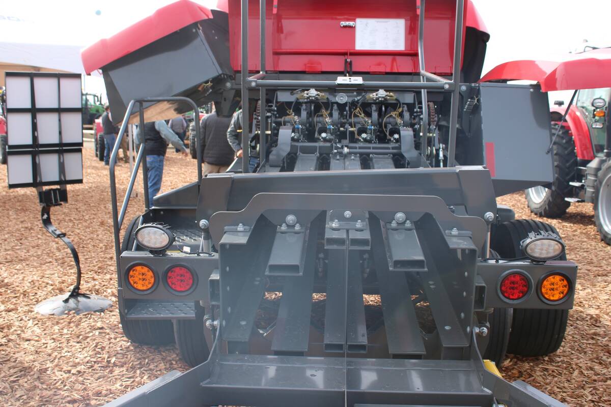 hesston small square baler chamber