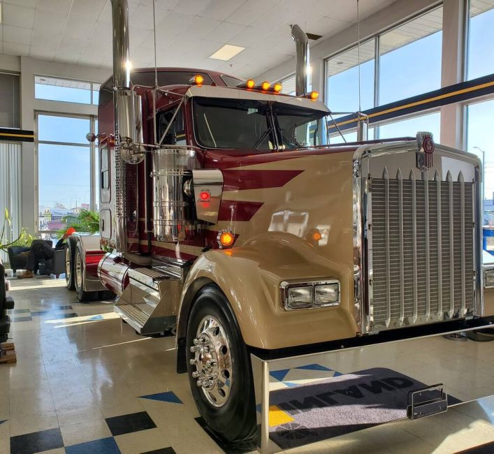 Kenworth discontinues the classic W900 after 62 years in production