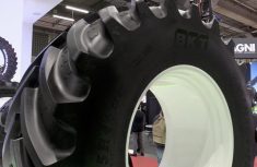 BKT VF900 tires