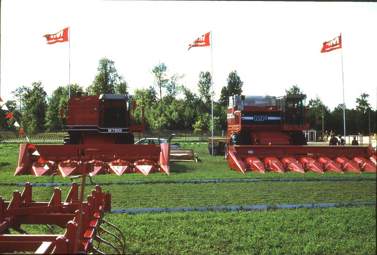 Massey rebranded White&rsquo;s larger 9700s as the 8590, while the White 9320 became the MF 8560.