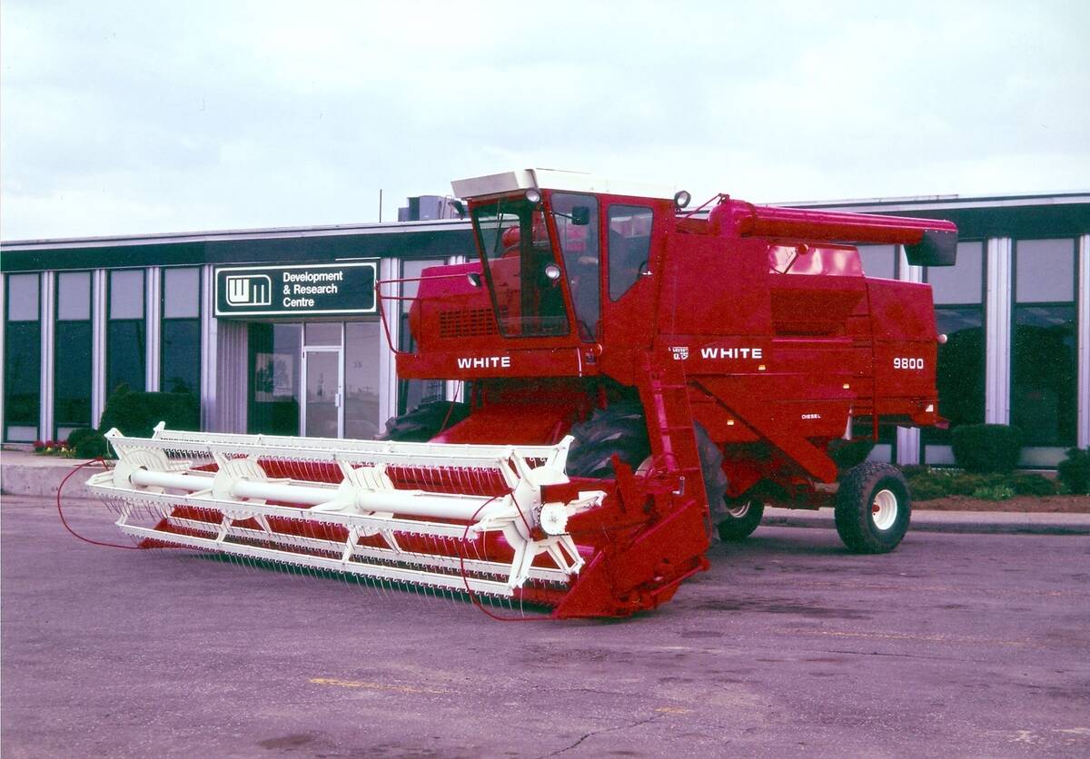 White saw rotaries as the way of the future, so much so that it scrapped plans for release of this new large-scale conventional combine, the 9800.