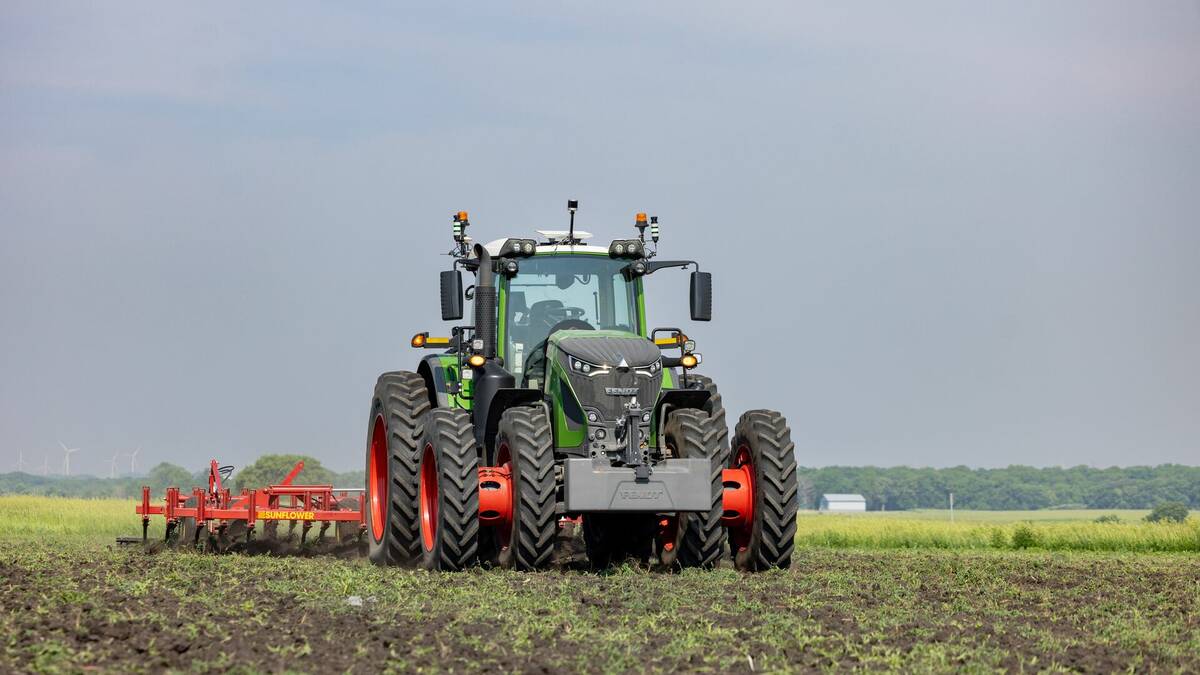 All-new, redesigned 800 Series Fendt tractors were relaunched for the North American market at a farm show in Texas in February. Photos: Agco/Fendt