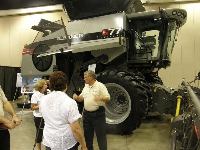 Kevin Bein, product marketing manager, gave journalists a guided tour around the new S77 Tritura at a media event in St. Paul, Minnesota.