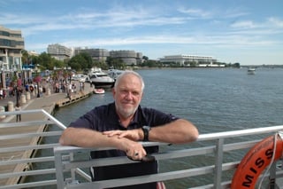 To the left behind me is Georgetown, over my head is the Watergate complex and to the right is the Kennedy Centre