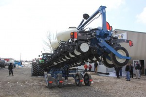 The 3660 switches into transport by pivoting 90 degrees on its chassis