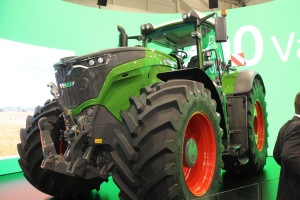Four models in the Fendt 1000 Series span the 380 to 500 horsepower range