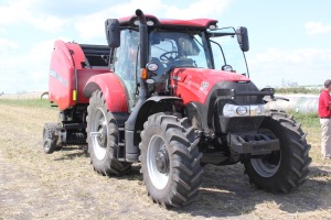 I tried out the new power-shift in the Maxxum line along with the ISO baler control